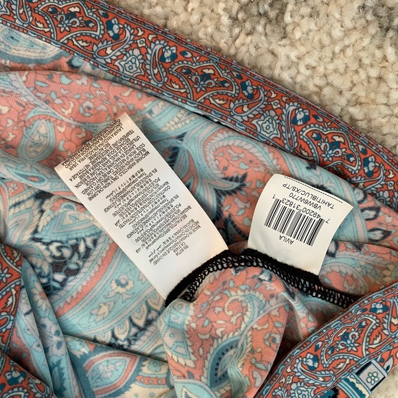 BCBG Avila Stretch Paisley Print Dress w Keyhole - Picture 5 of 6